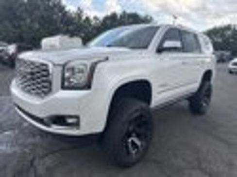 Used 2019 GMC Yukon Denali w/ Denali Ultimate Package AWD/4WD image 10