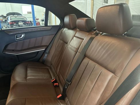 Used 2016 Mercedes-Benz E 400 Sedan image 25