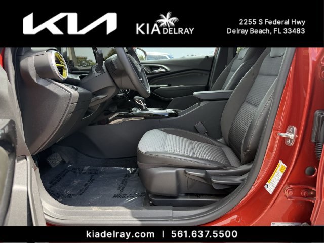 Used 2024 Chevrolet Trax LT FWD image 17