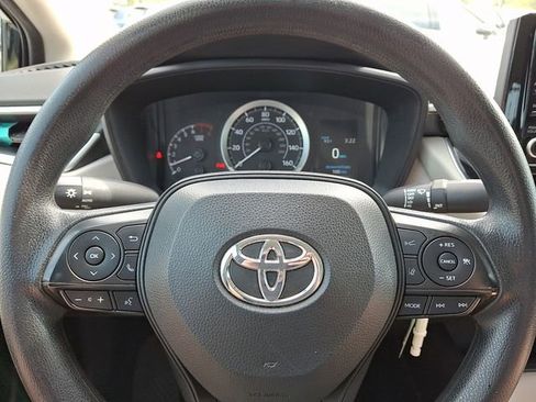 Used 2022 Toyota Corolla LE image 18