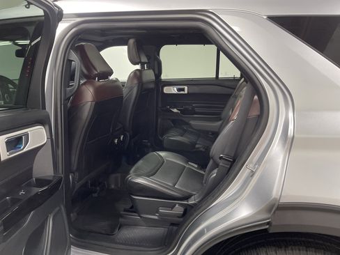 Used 2021 Ford Explorer Platinum w/ Equipment Group 601A image 13