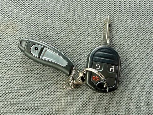 Used 2013 Ford F150 XLT w/ XLT Chrome Pkg AWD/4WD image 27