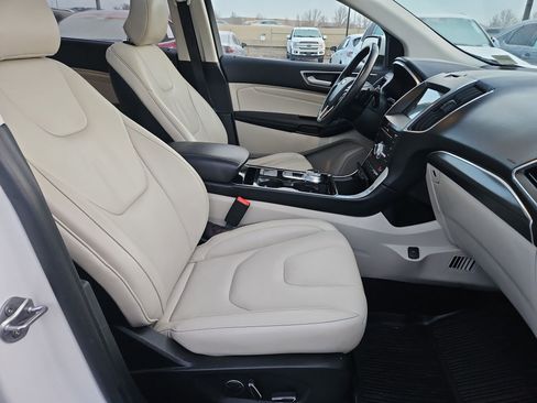 Used 2019 Ford Edge Titanium w/ Cold Weather Package image 34