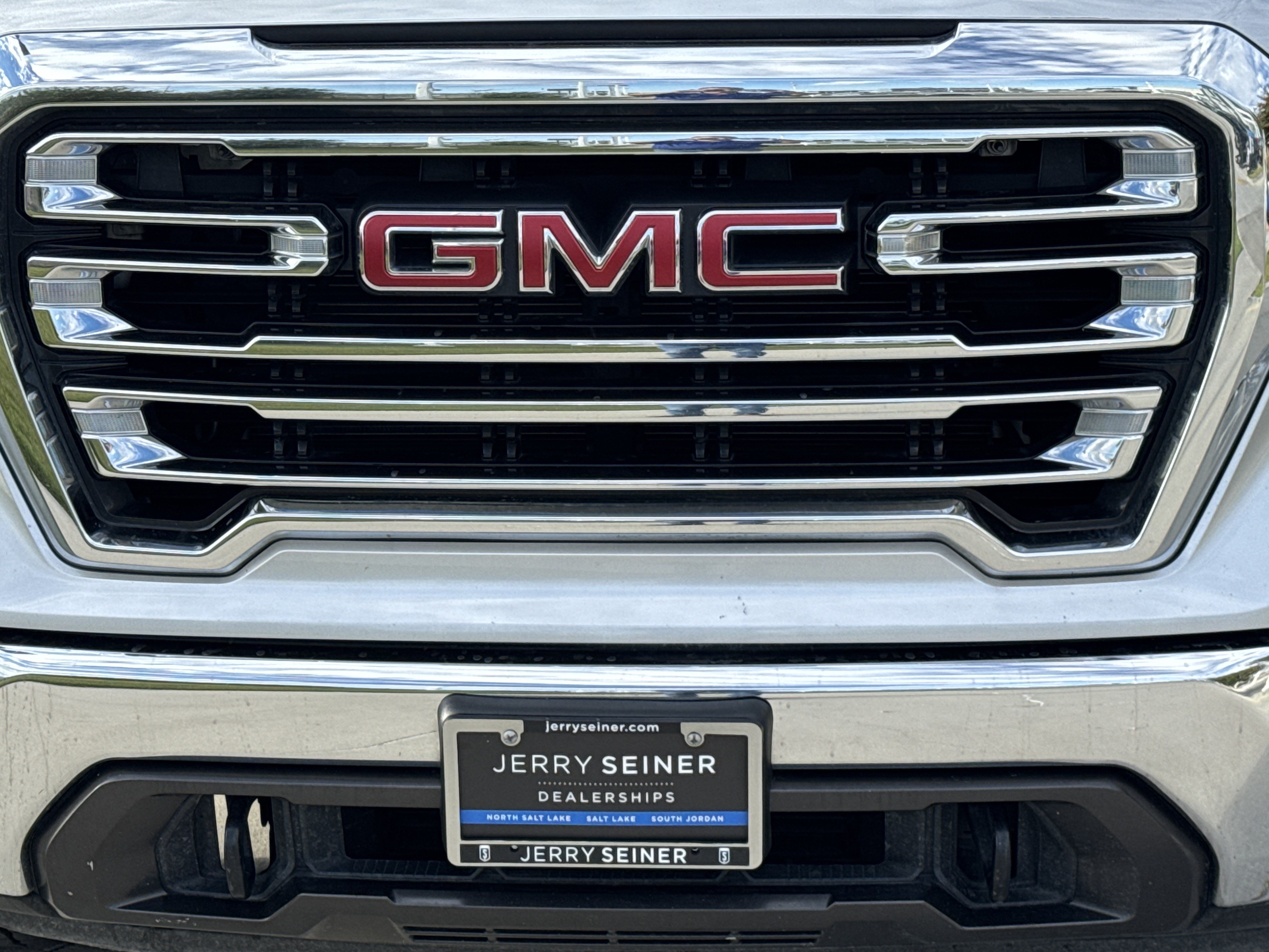 Used 2022 GMC Sierra 1500 SLT AWD/4WD image 10