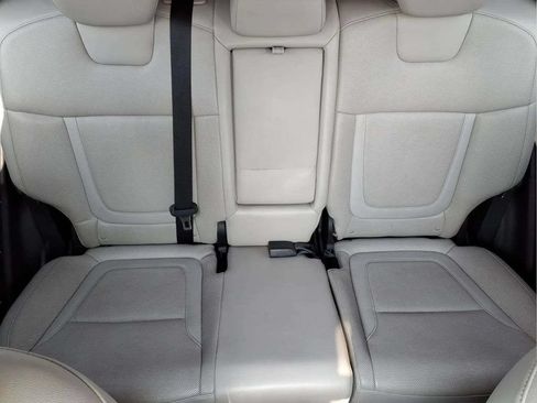 Used 2022 Hyundai Tucson SEL w/ Convenience + Premium Package FWD image 16