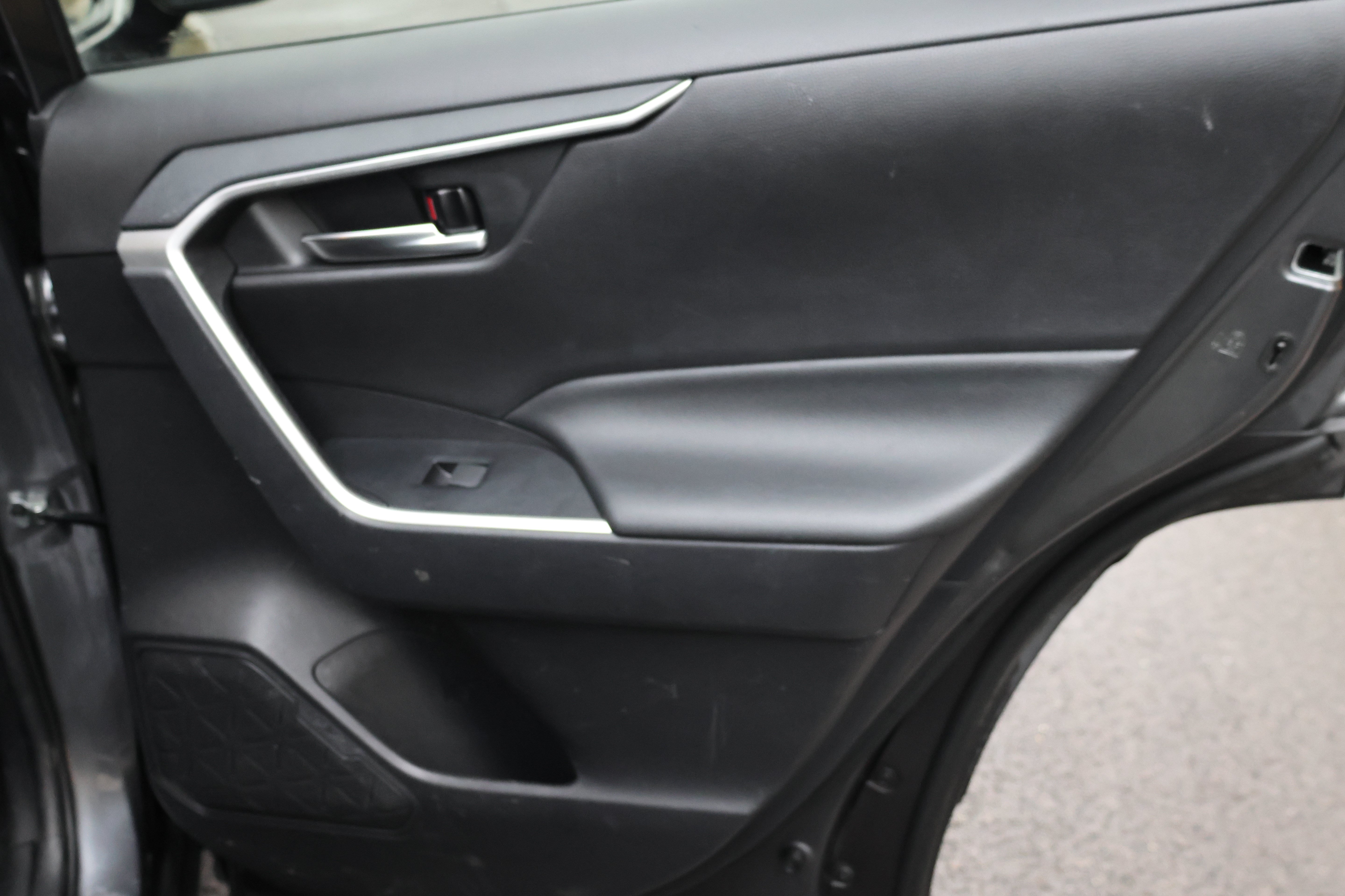 Used 2021 Toyota RAV4 XLE Premium AWD/4WD image 17