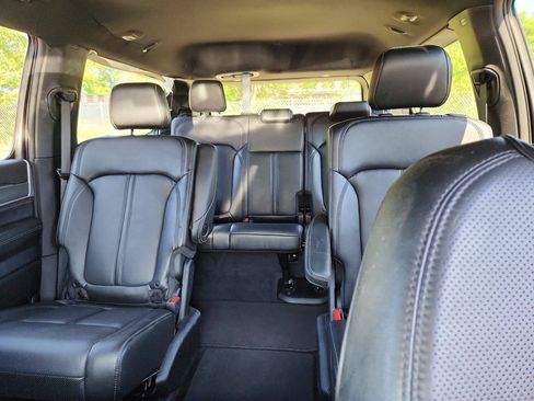 Used 2025 Jeep Wagoneer Series II AWD/4WD image 6