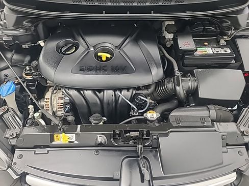 Used 2014 Hyundai Elantra SE FWD image 30