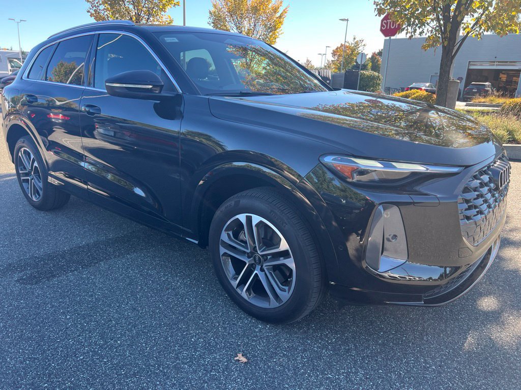 Used 2025 Audi Q5 Premium AWD/4WD image 3