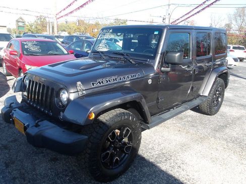 Used 2017 Jeep Wrangler Unlimited Sahara image 1