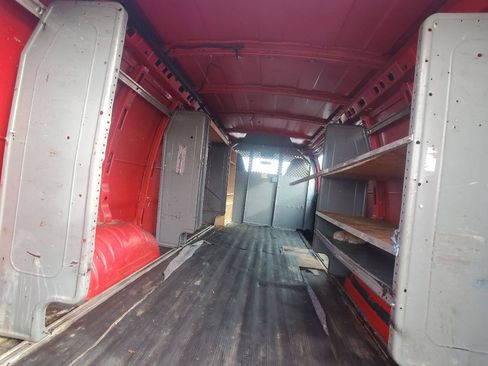 Used 2015 GMC Savana 2500 Extended RWD image 7