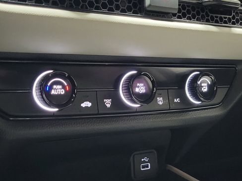 Certified 2025 Honda HR-V LX image 28