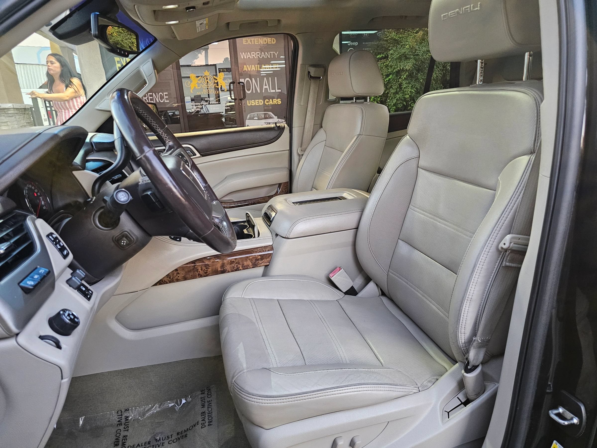 Used 2015 GMC Yukon Denali w/ Premium Package RWD image 20