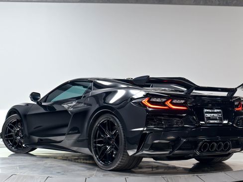 Used 2025 Chevrolet Corvette Z06 RWD image 70