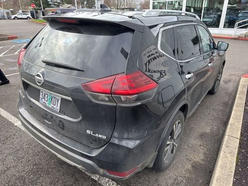 Used 2018 Nissan Rogue SL w/ Premium Package image 4