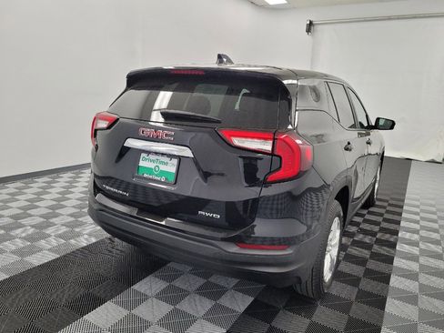 Used 2024 GMC Terrain SLE image 7
