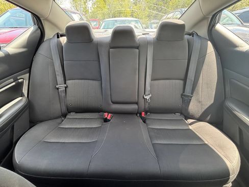 Used 2025 Nissan Altima 2.5 SV FWD image 37