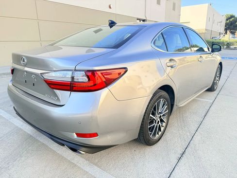 Used 2017 Lexus ES 350 w/ Luxury Package image 6