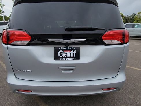 Used 2022 Chrysler Voyager LX FWD image 41