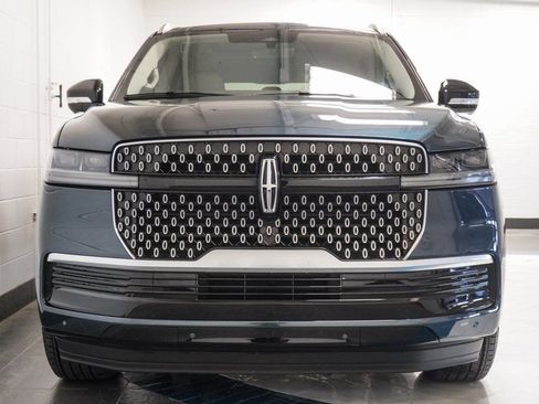 Used 2025 Lincoln Navigator L Reserve AWD/4WD image 41