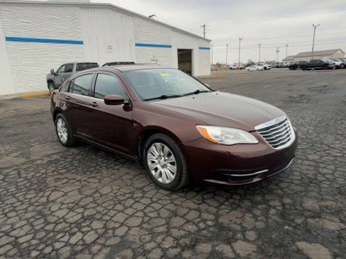 Used 2013 Chrysler 200 LX image 2