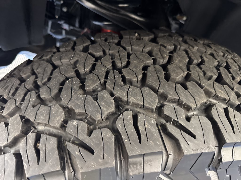 New 2026 Ford Bronco Raptor w/ Interior Carbon Fiber Pack AWD/4WD image 28