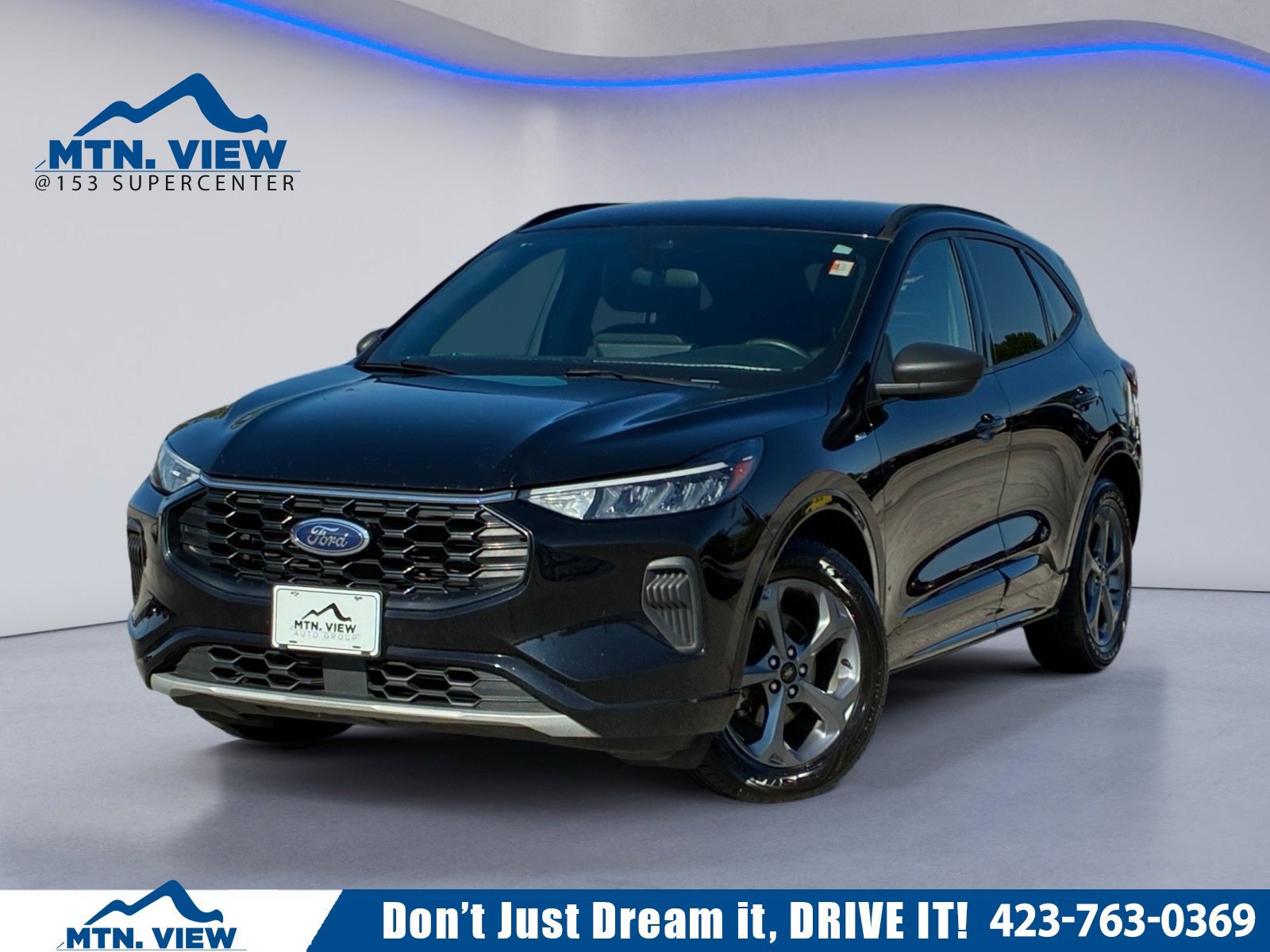 Used 2024 Ford Escape ST-Line w/ Tech Pack #1 FWD image 1