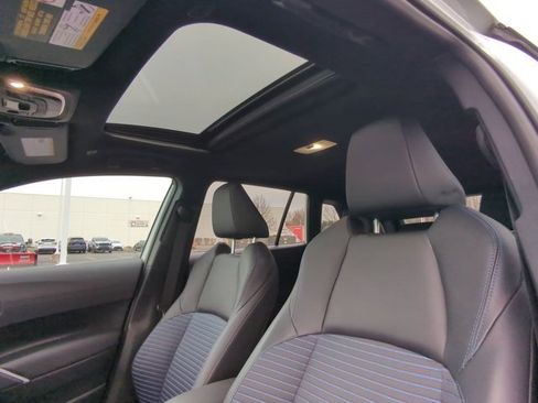 Certified 2024 Toyota Corolla Cross XSE image 10