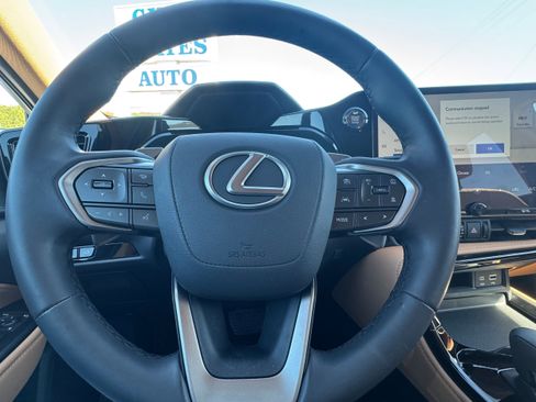 Used 2025 Lexus NX 350 AWD w/ Premium Package image 13