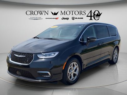 Used 2024 Chrysler Pacifica Limited