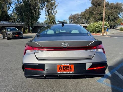 Used 2024 Hyundai Elantra Limited FWD image 8