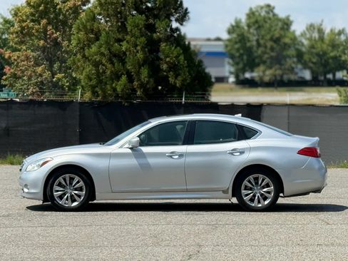 Used 2011 INFINITI M37 w/ Deluxe Touring Pkg RWD image 8