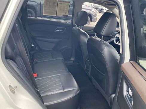 Used 2021 Nissan Rogue Platinum AWD/4WD image 14