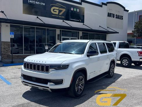 Used 2024 Jeep Wagoneer L Series II RWD image 1