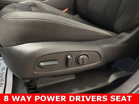 Used 2023 GMC Acadia SLE w/ Driver Convenience Package image 8