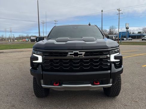 Used 2024 Chevrolet Silverado 1500 ZR2 w/ Technology Package AWD/4WD image 2