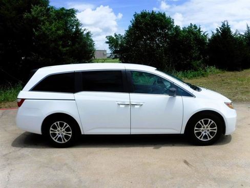 Used 2013 Honda Odyssey EX image 4