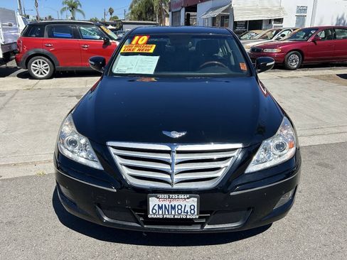 Used 2010 Hyundai Genesis 4.6 w/ Technology Pkg 5 RWD image 3