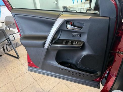 Used 2018 Toyota RAV4 Limited w/ Advanced Technology Package AWD/4WD image 20
