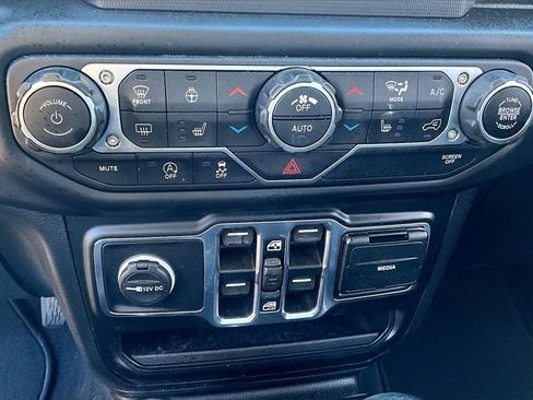 Used 2020 Jeep Gladiator Overland w/ LED Lighting Group image 14