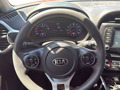 Used 2021 Kia Soul LX FWD image 6