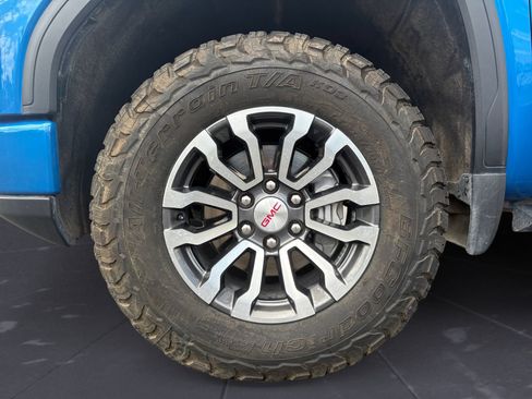 Used 2023 GMC Sierra 1500 AT4 w/ Technology Package AWD/4WD image 12