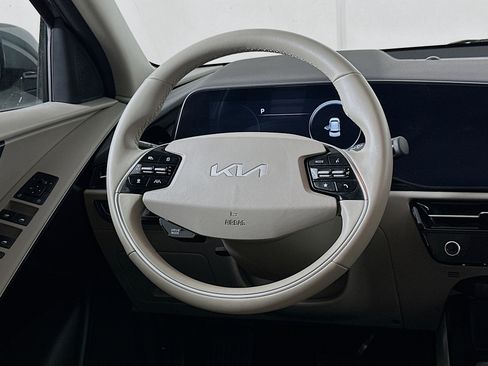 Used 2023 Kia Niro Wind FWD image 18