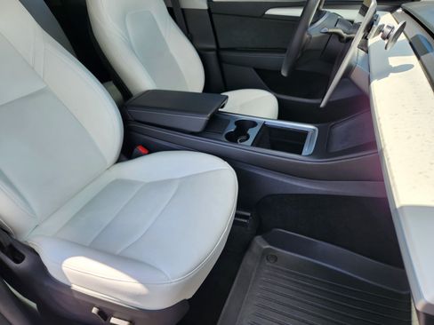 Used 2025 Tesla Model Y Long Range AWD/4WD image 21