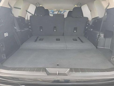 Used 2022 Subaru Ascent Premium w/ Convenience Package image 25