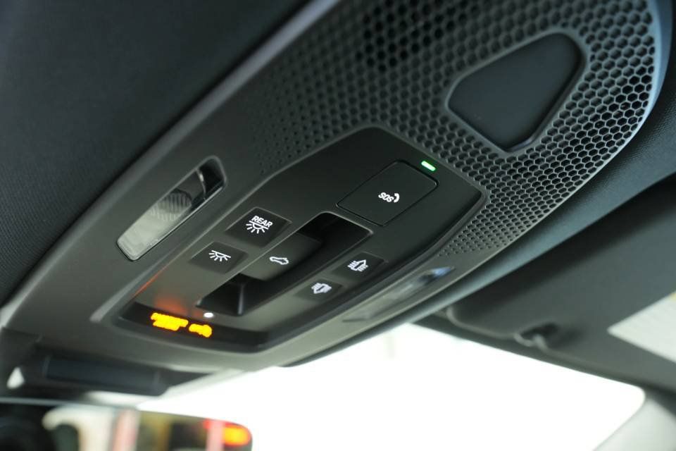 Certified 2026 Porsche Cayenne AWD/4WD image 38