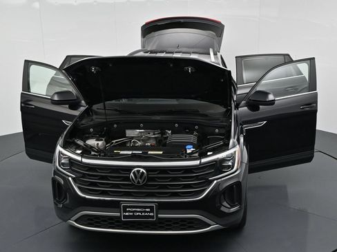 Used 2024 Volkswagen Atlas Cross Sport SE FWD image 15