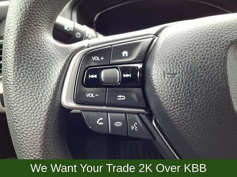 Used 2018 Honda Accord EX image 17