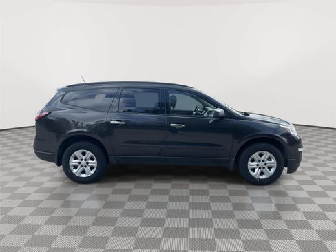 Used 2017 Chevrolet Traverse LS FWD image 14