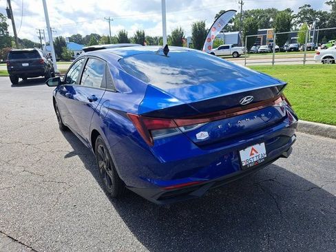 Used 2023 Hyundai Elantra SEL FWD image 10